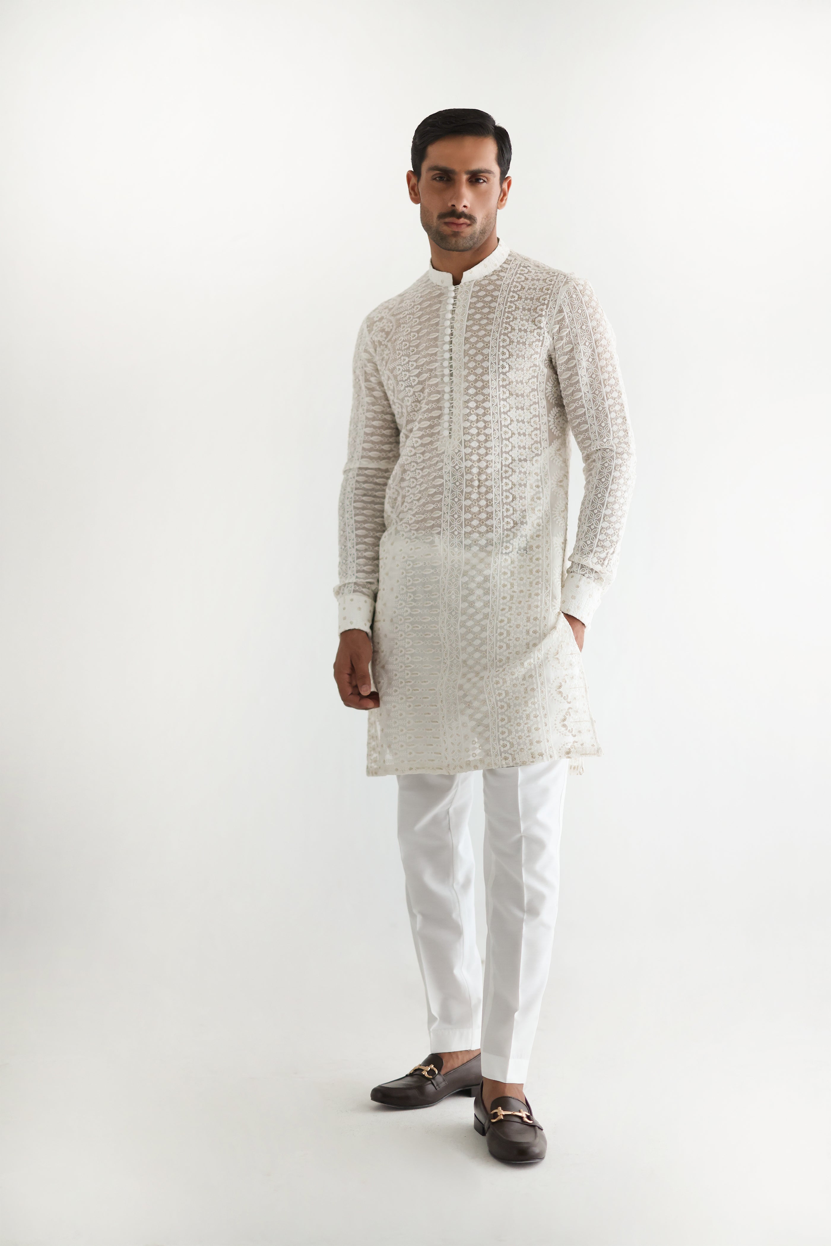 WHITE EMBROIDERED KURTA PAJAMA Humayunalamgir