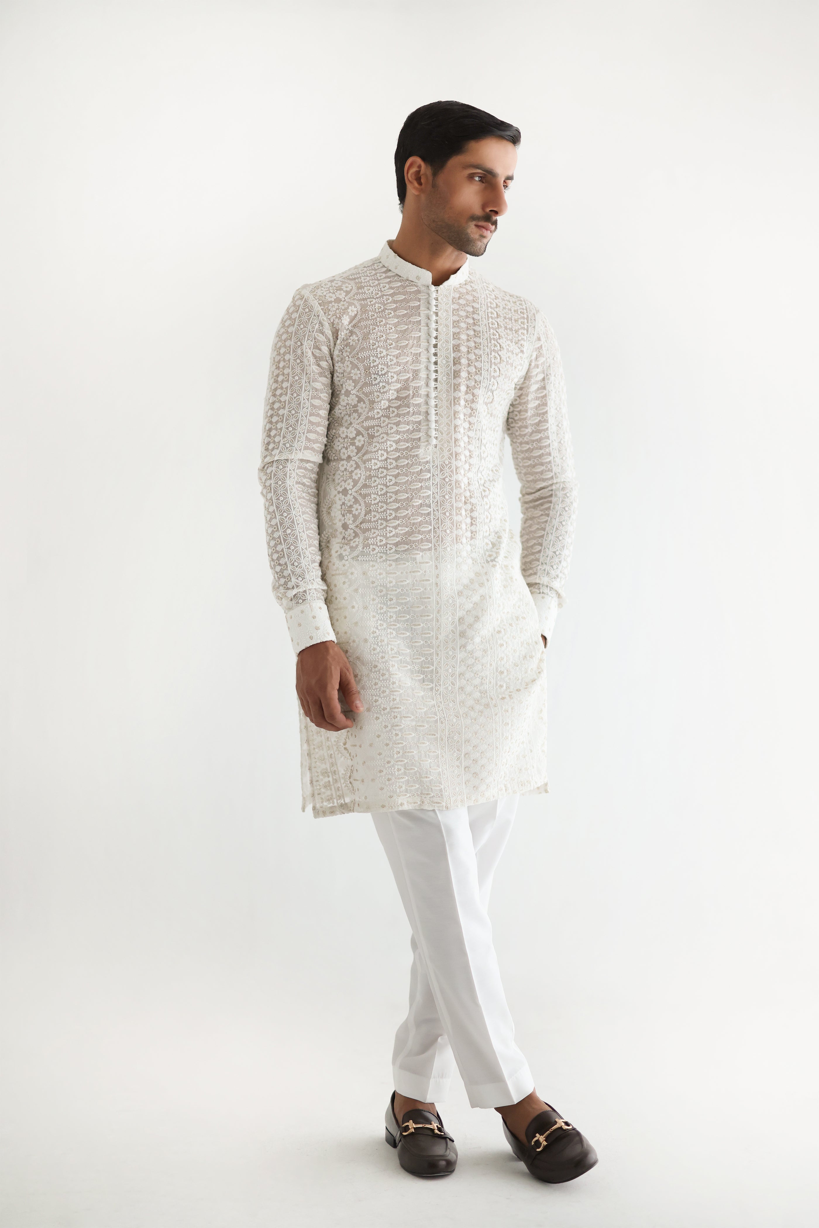 WHITE EMBROIDERED KURTA PAJAMA Humayunalamgir