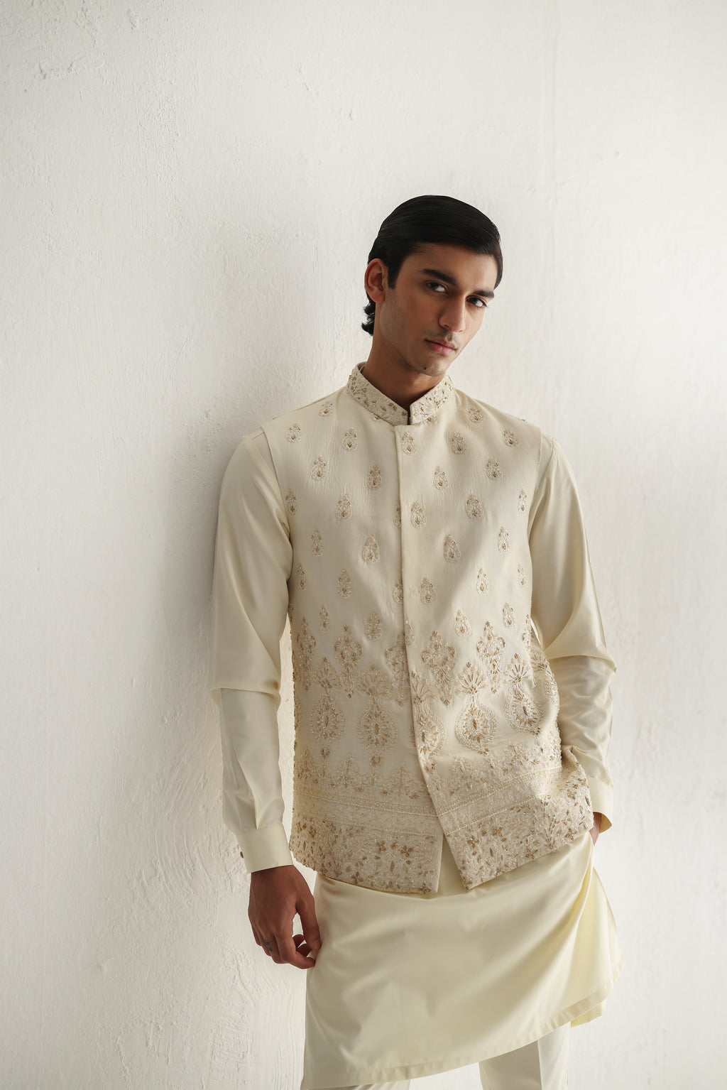 IVORY DAMAN WAIST COAT Humayunalamgir