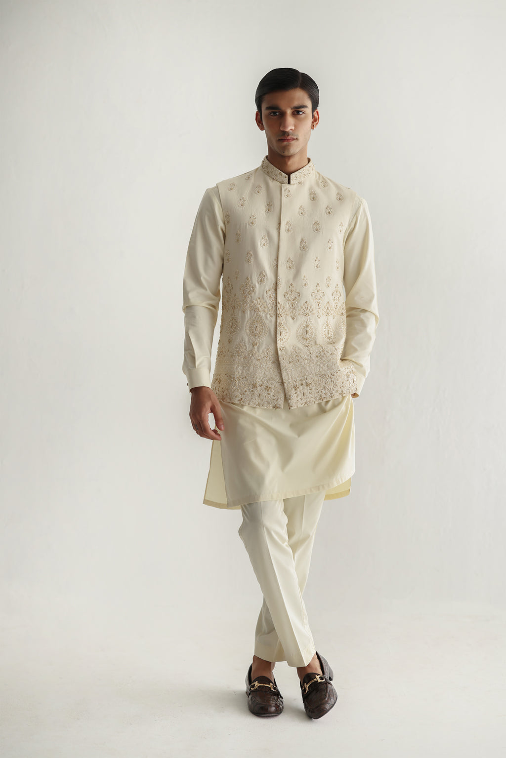 IVORY DAMAN WAIST COAT Humayunalamgir