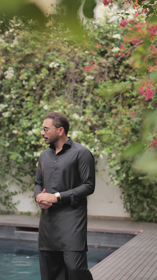 BLACK KURTA FARSHI PAJAMA Humayunalamgir