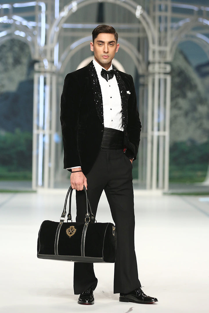 BLACK VELVET TUX RUNWAY humyaunalamgir S