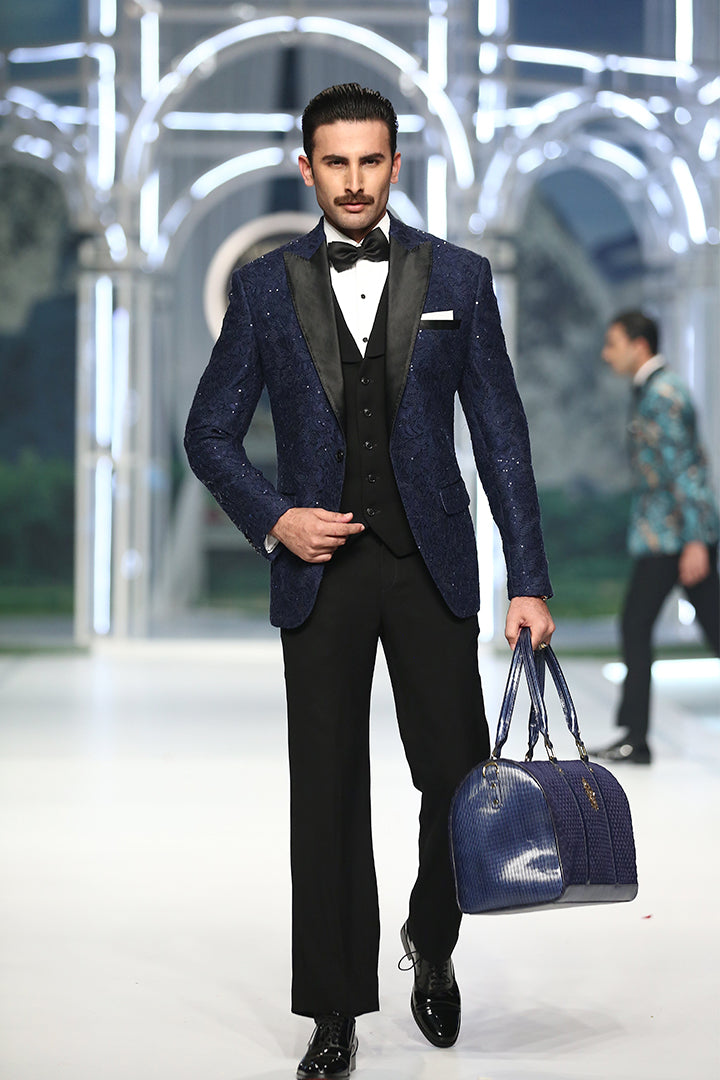 BLUE NET SEQUANCE TUX RUNWAY humyaunalamgir S