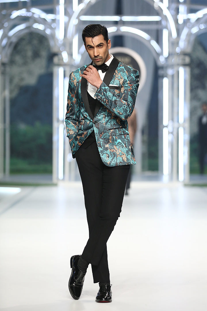 SNAKE PRINTED TUX RUNWAY humyaunalamgir S