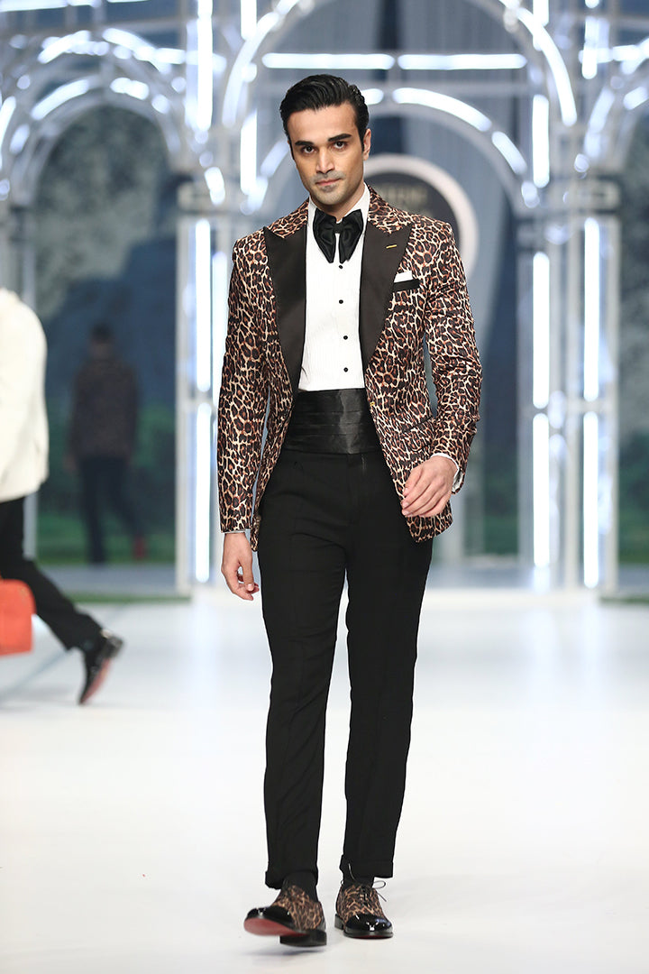 CHEETAH PRINT TUX RUNWAY humyaunalamgir S