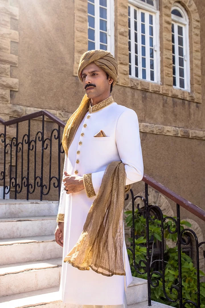White Sherwani With gold Acceng humyaunalamgir