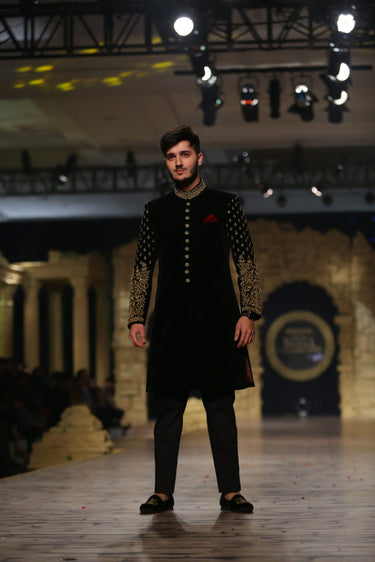 HA-NZ-010 RUNWAY humyaunalamgir S
