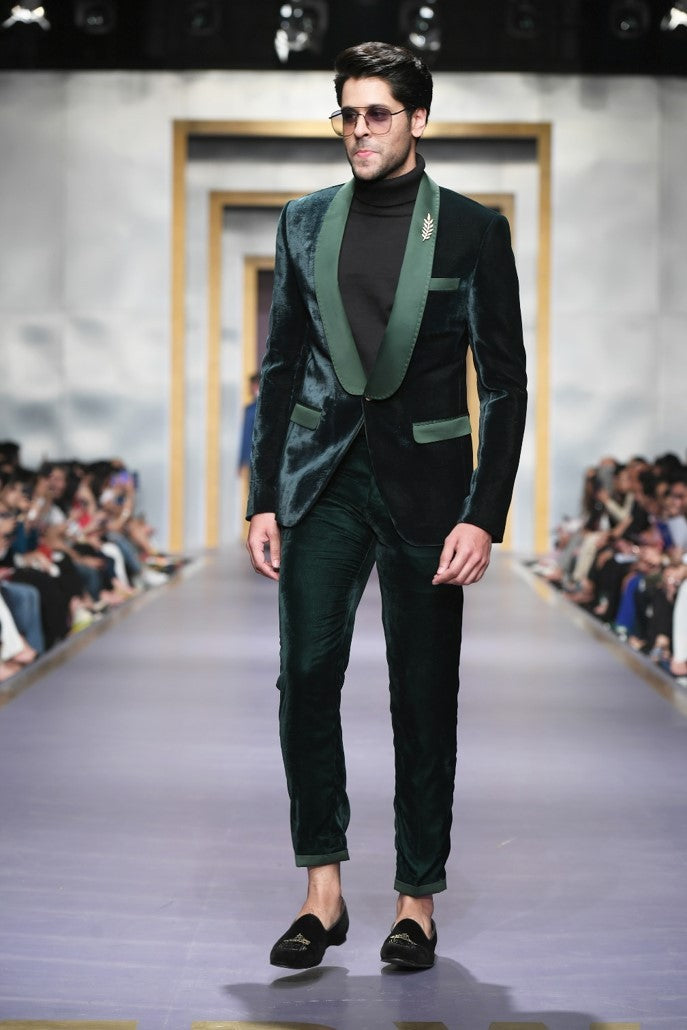 HA-FPW-19-13 RUNWAY humyaunalamgir