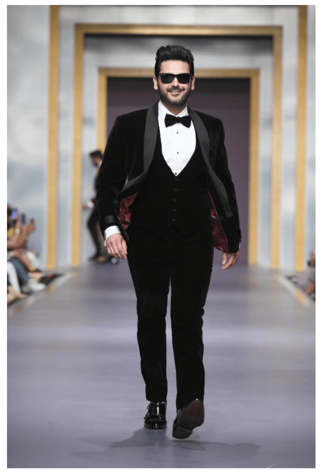 HA-FPW-19-14 RUNWAY humyaunalamgir