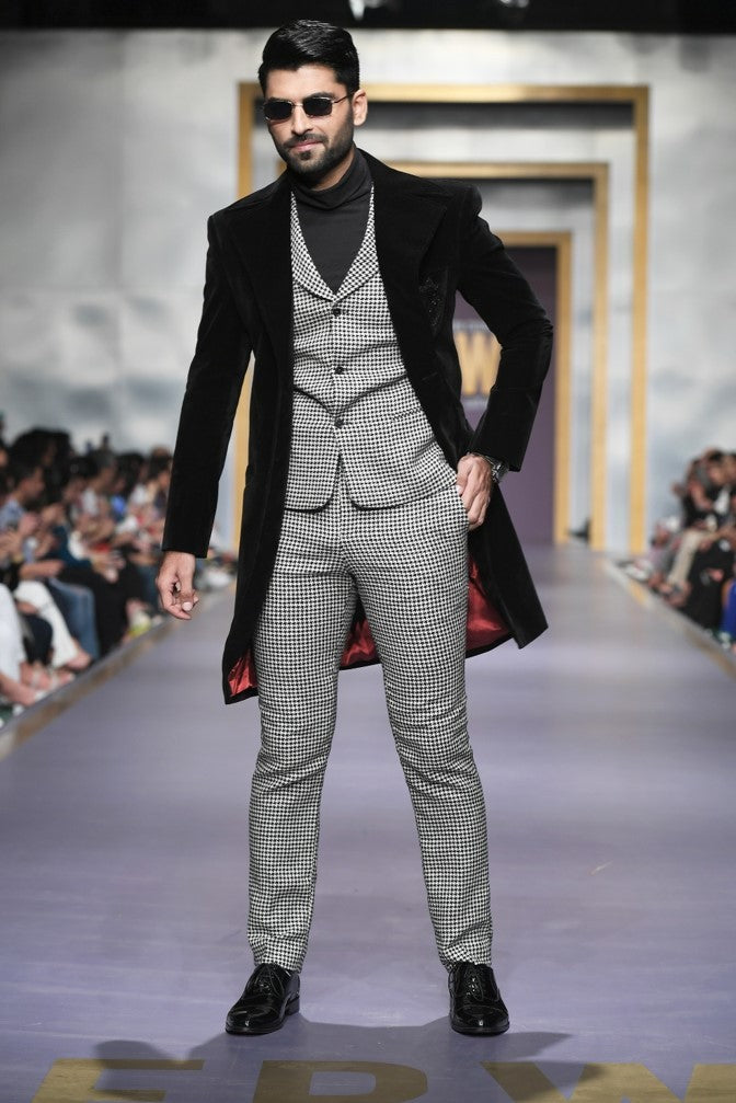 HA-FPW-19-06 RUNWAY HumayunAlamgir